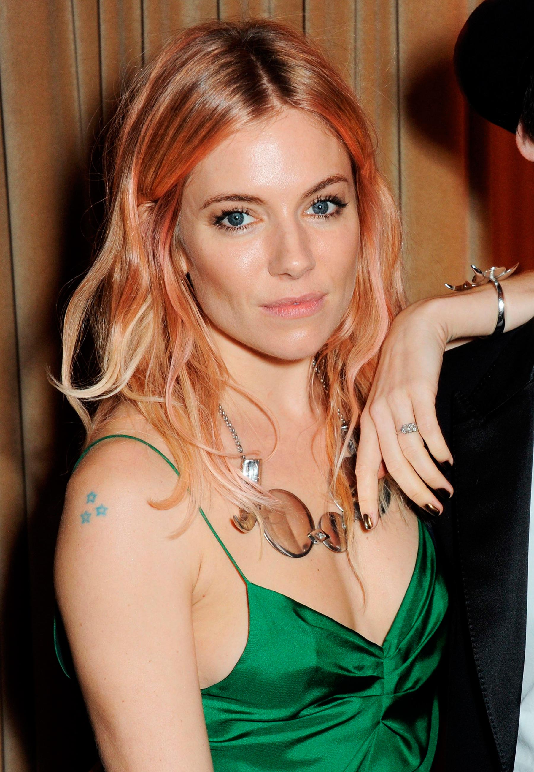Sienna Miller com o ruivo "sunrise" - Foto: Getty Images