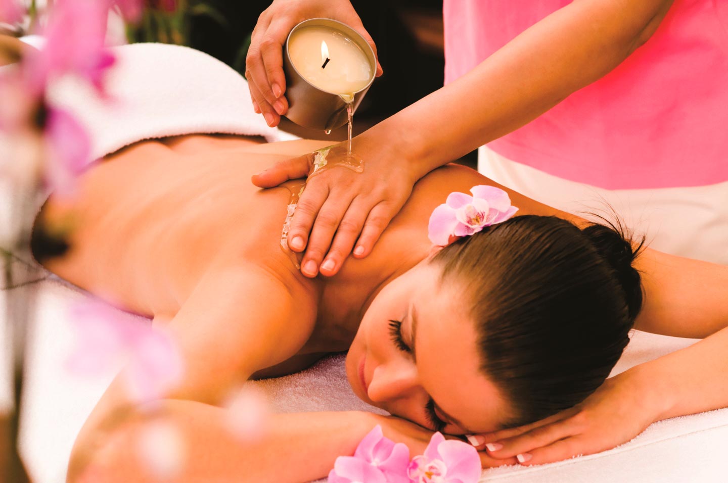 Massagem com vela - Foto: Divulgação
