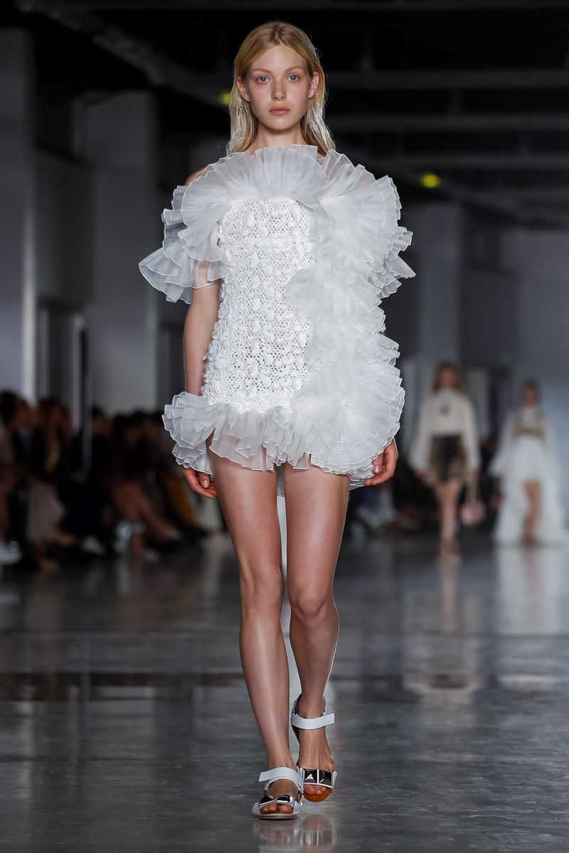 Giambattista Valli, verão 2019 - Foto: Getty Images