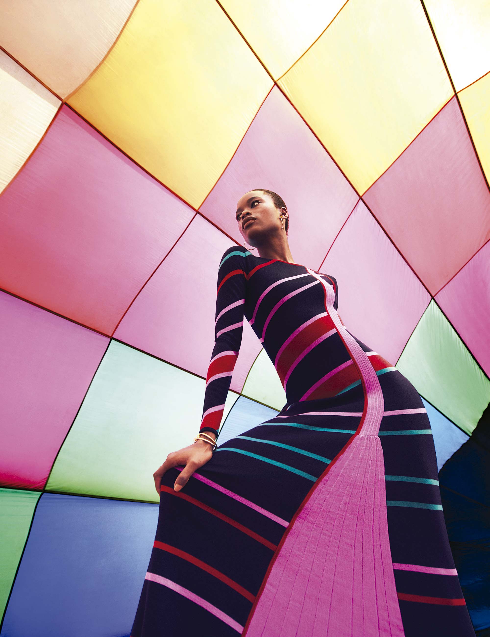 Foto: Alexi Lubomirski, com edição de moda de Charles Varenne