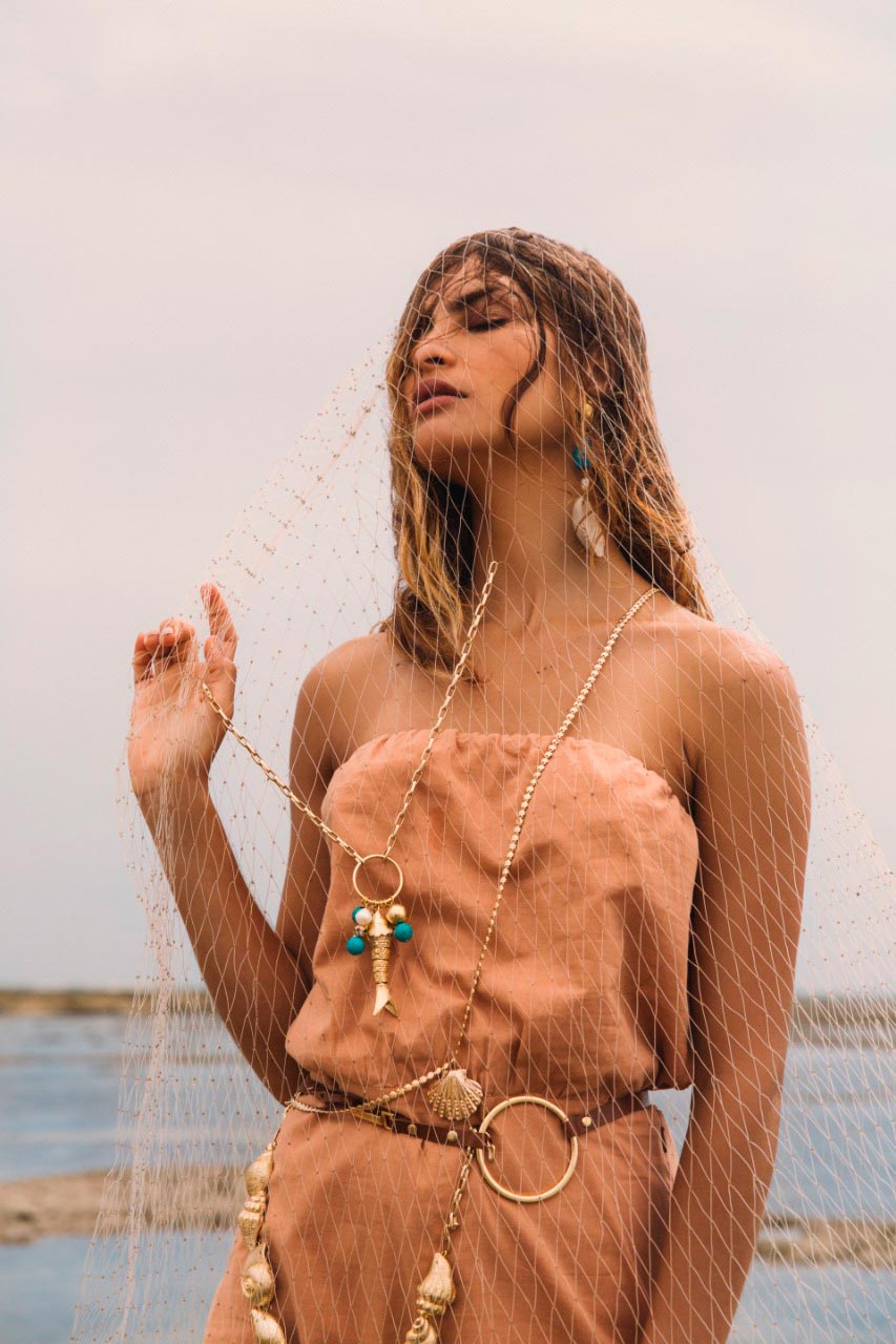 Foto: Julia Amaral, com styling de Maria Cândida e produção da equipe Abi Project (Daniela Martins, Maria Victoria Viana e Nathália Abi-Ackel)