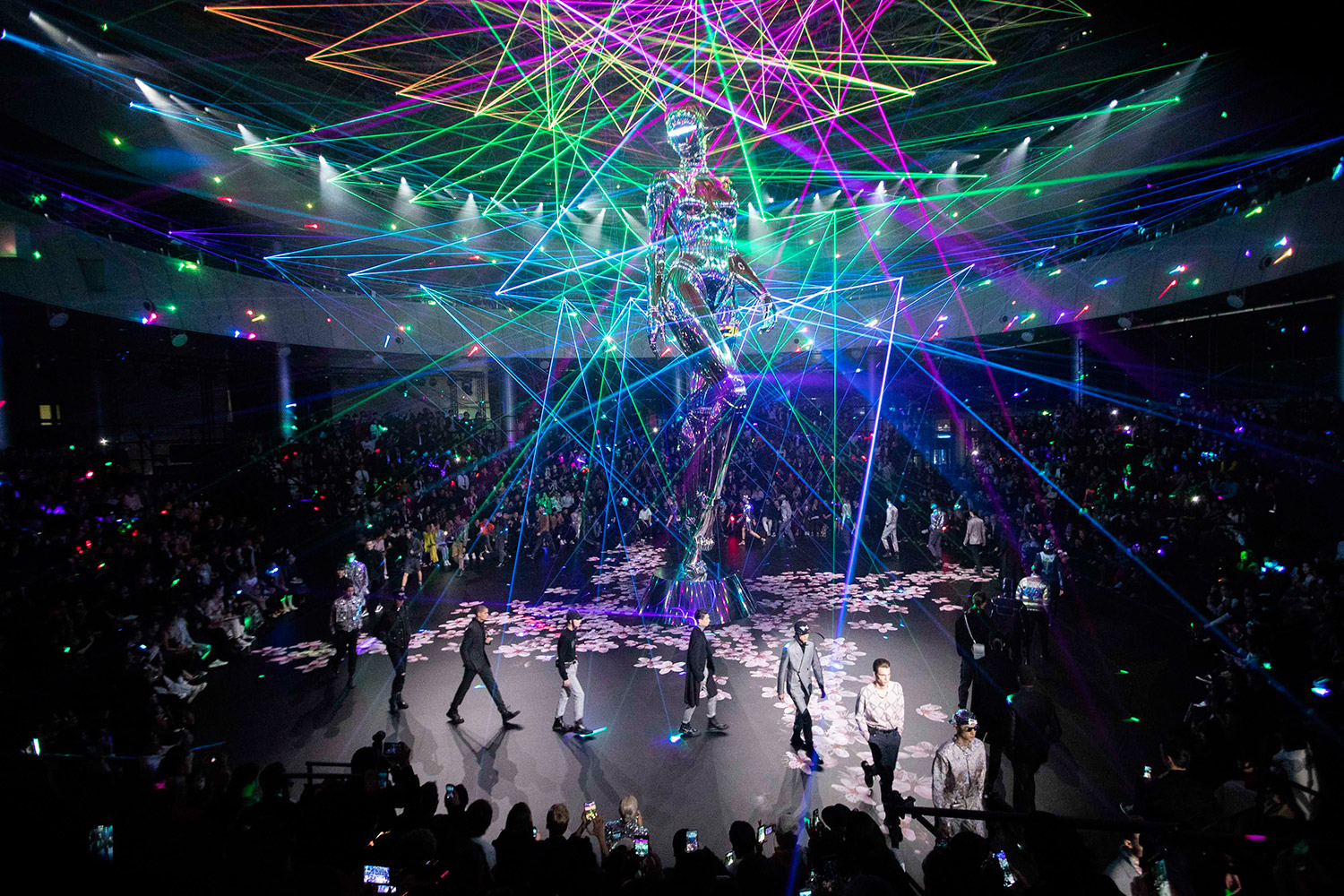 Fila final do desfile de pre-fall 2019 da Dior - Foto: Divulgação