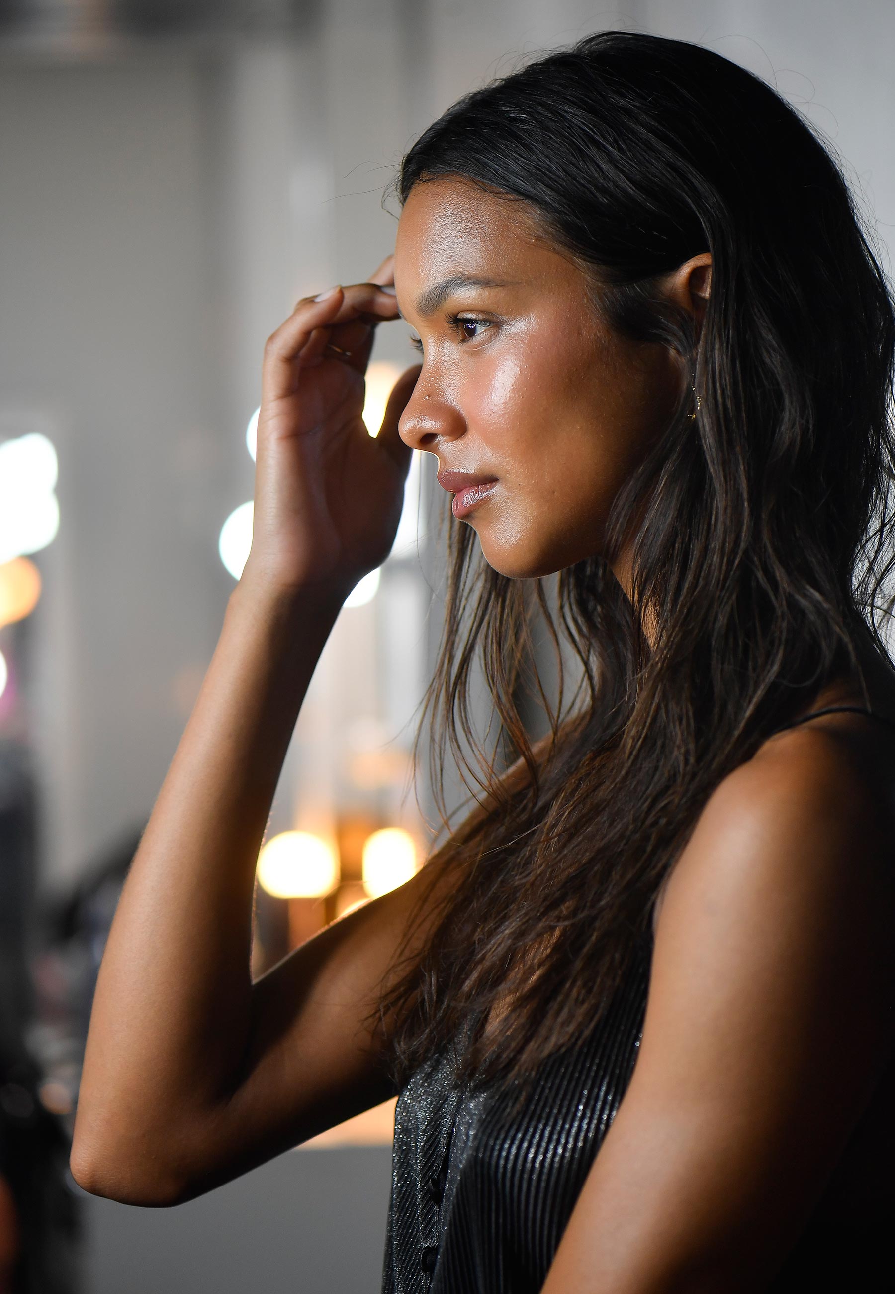 Lais Ribeiro no backstage do Senai Fashion - Foto: Divulgação