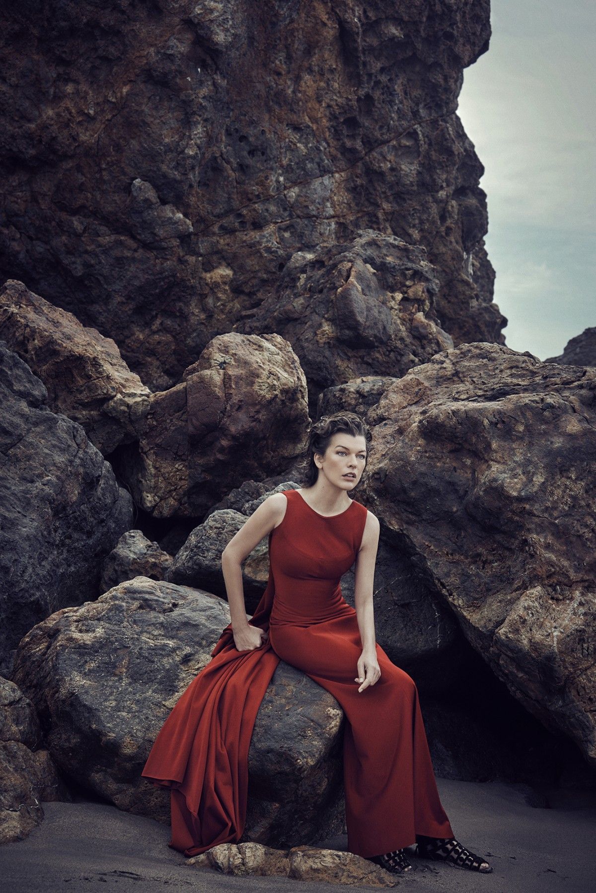 Milla Jovovich - Foto: Reprodução/Harper's Bazaar 