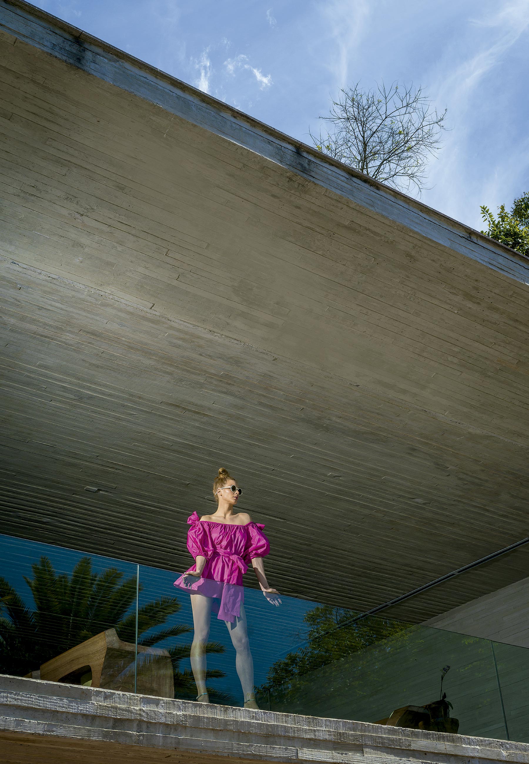 É na premiada casa de Paraty que a modelo gaúcha Morgana Martins se reconecta com a natureza - Foto: Christian Maldonado, com styling de Marcio e Flamínio Vicentini