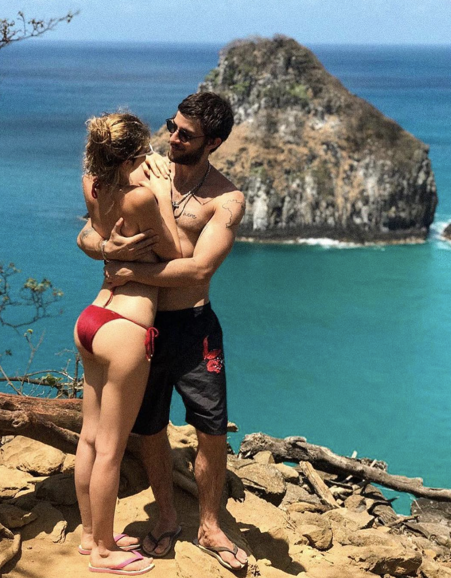 Foto: Reprodução/Instagram/@lauraneiva