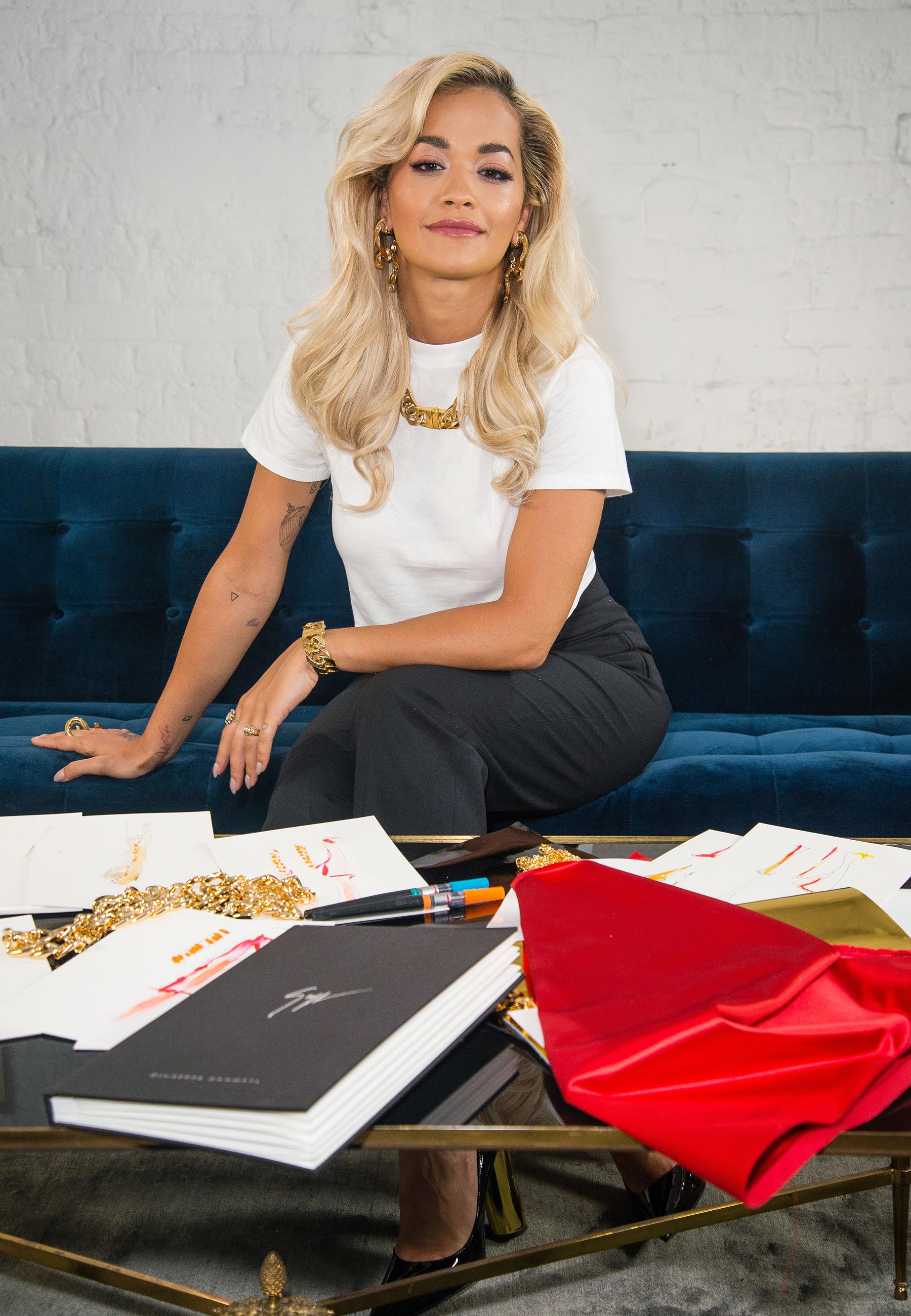 Rita Ora + Giuseppe Zanotti - Foto: Reprodução/WWD