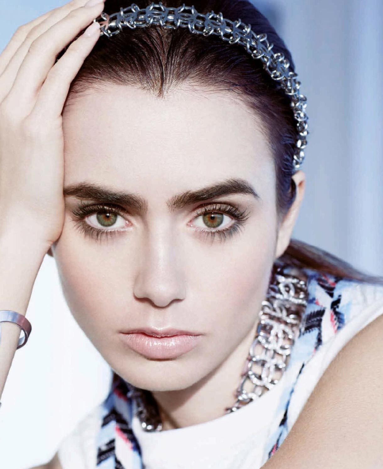 Lily Collins - Foto: Arquivo Harper's Bazaar