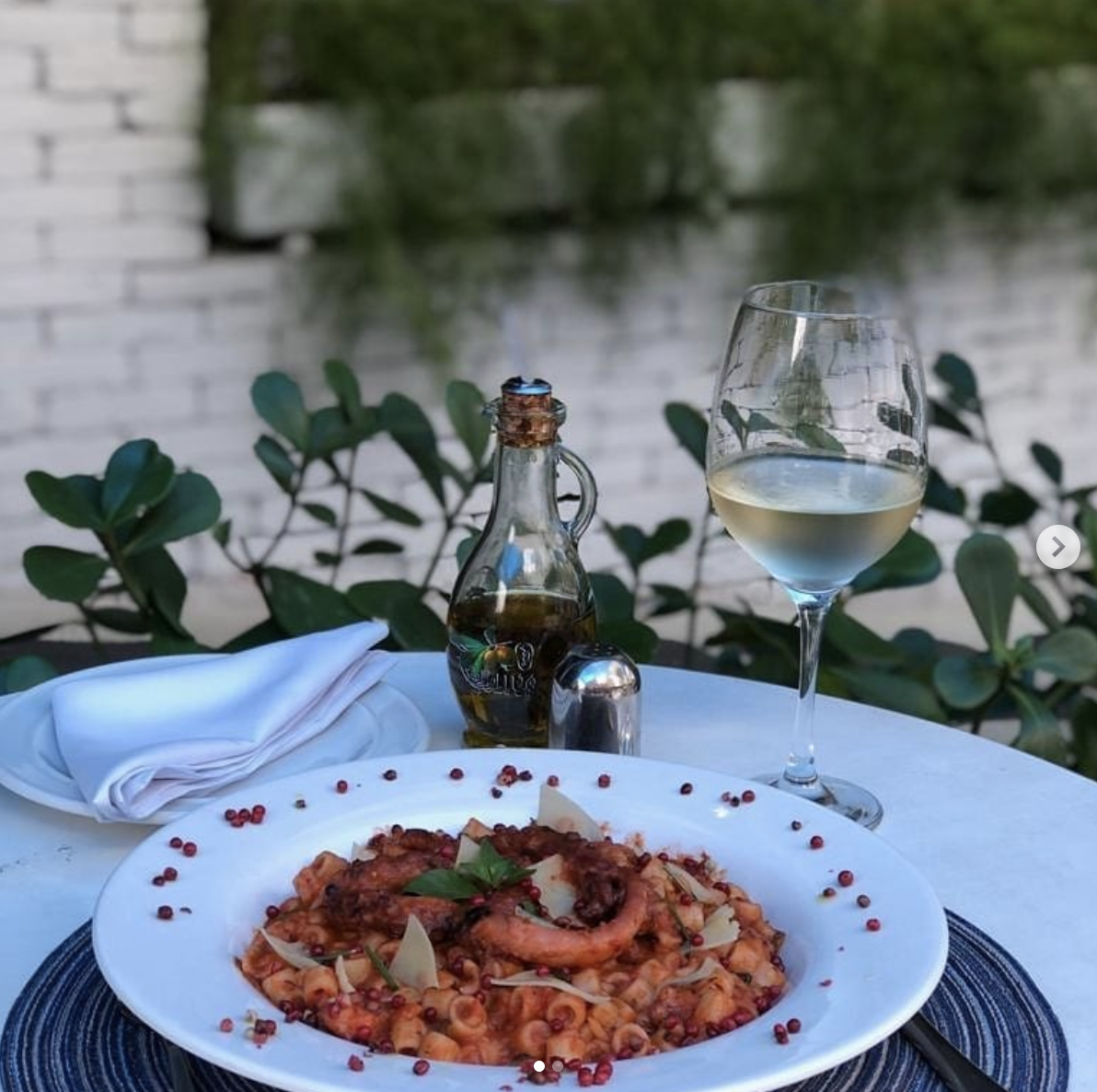 Foto: reprodução/Instagram/@tavernasantorini