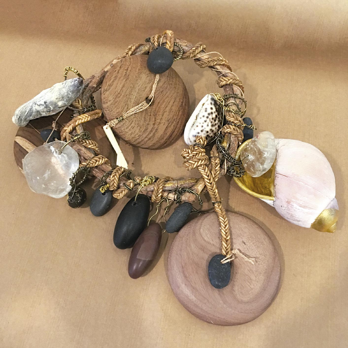 Pulseira criada em parceria com Mariana Porto - Foto: Divulgação