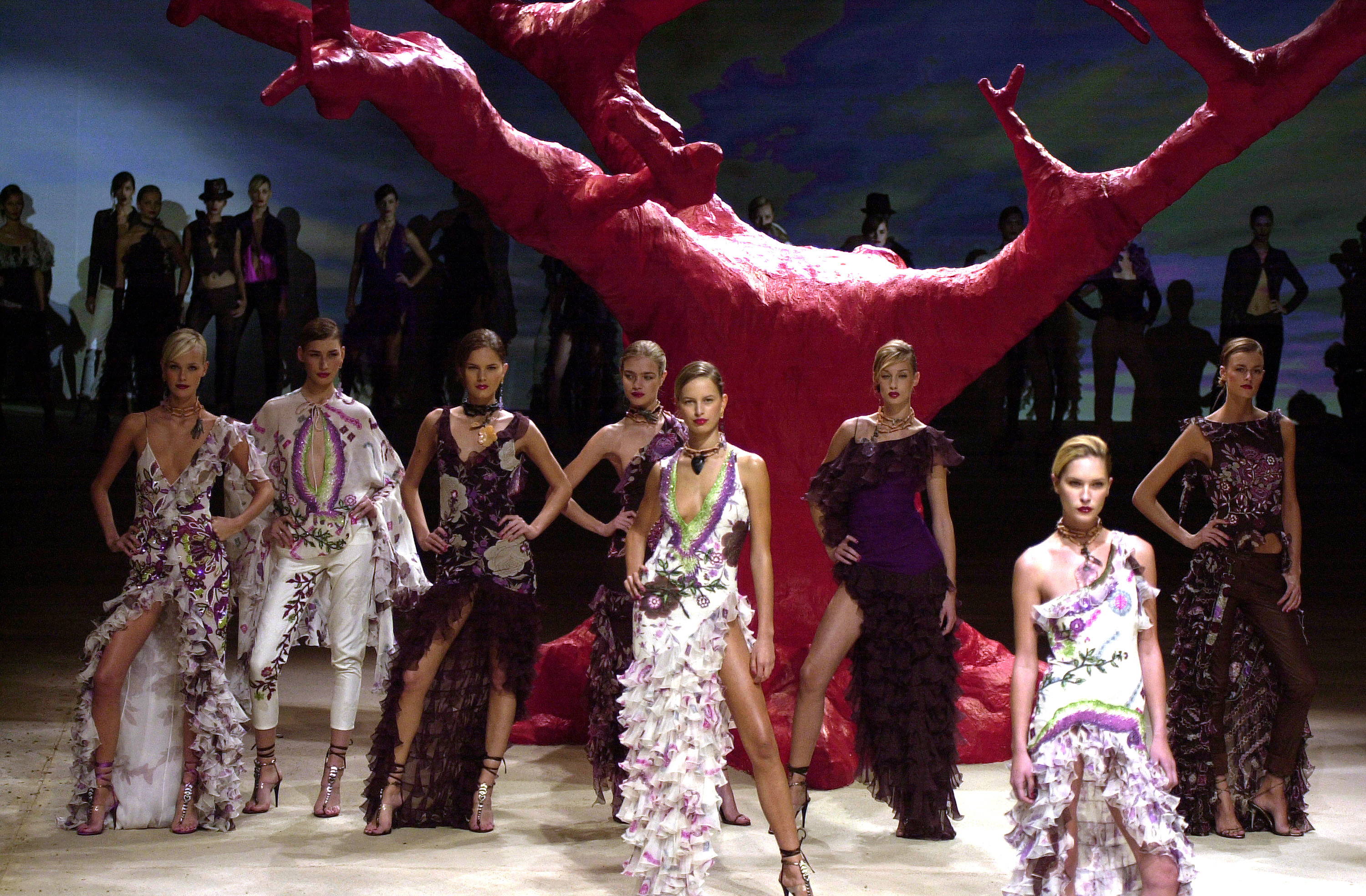 Emanuel Ungaro, verão 2003 - Foto: Getty Images 