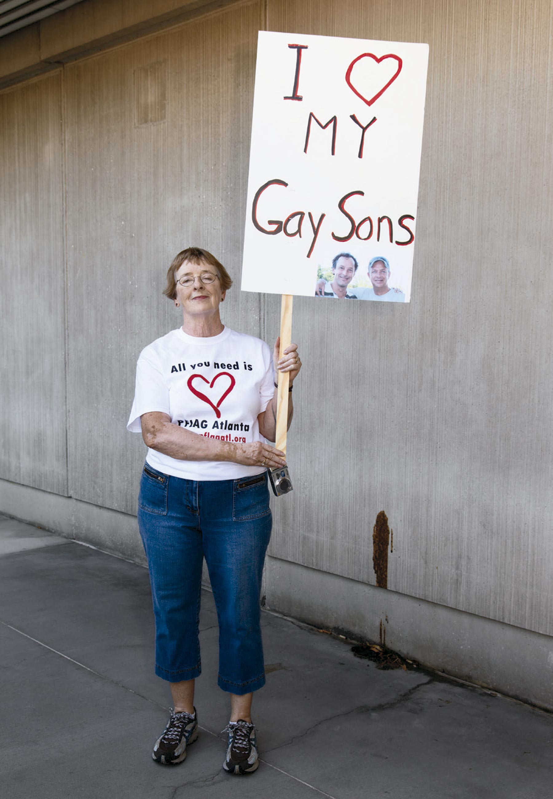 Mary Lynn Myrkel durante a parada gay em Atlanta, EUA (2010).  - Foto: Divulgação