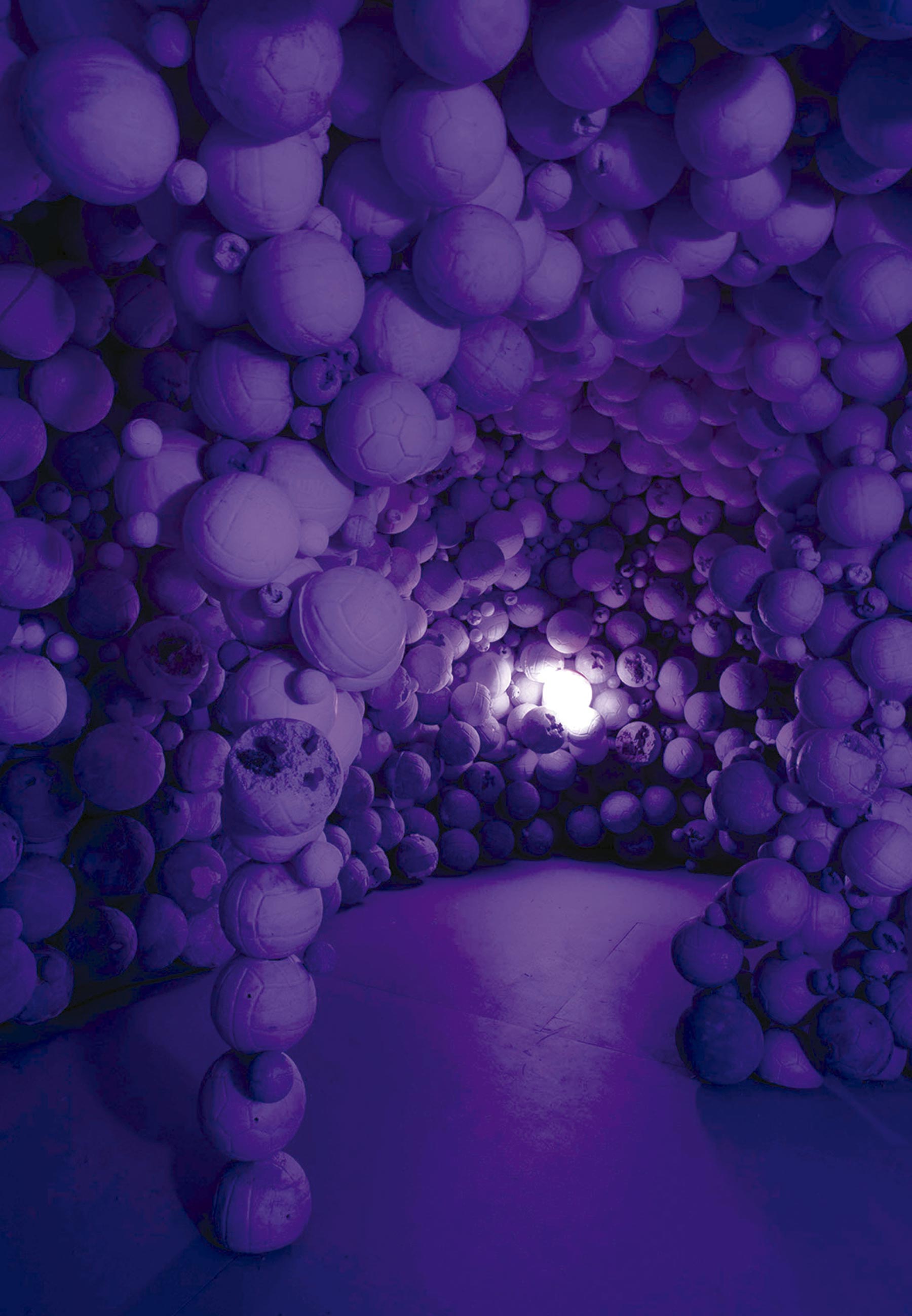Amethyst Ball Cavern (2018), do americano Daniel Arsham - Foto: Divulgação