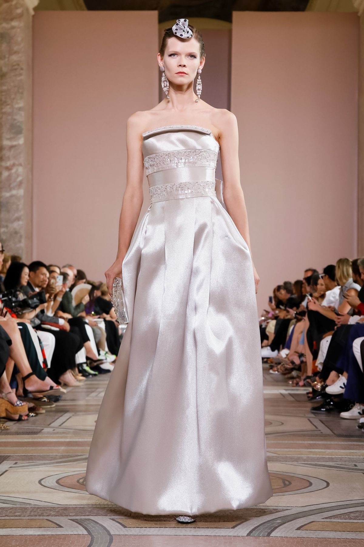 Giorgio Armani, alta-costura de inverno 2020 - Foto: Reprodução/Now/Fashion