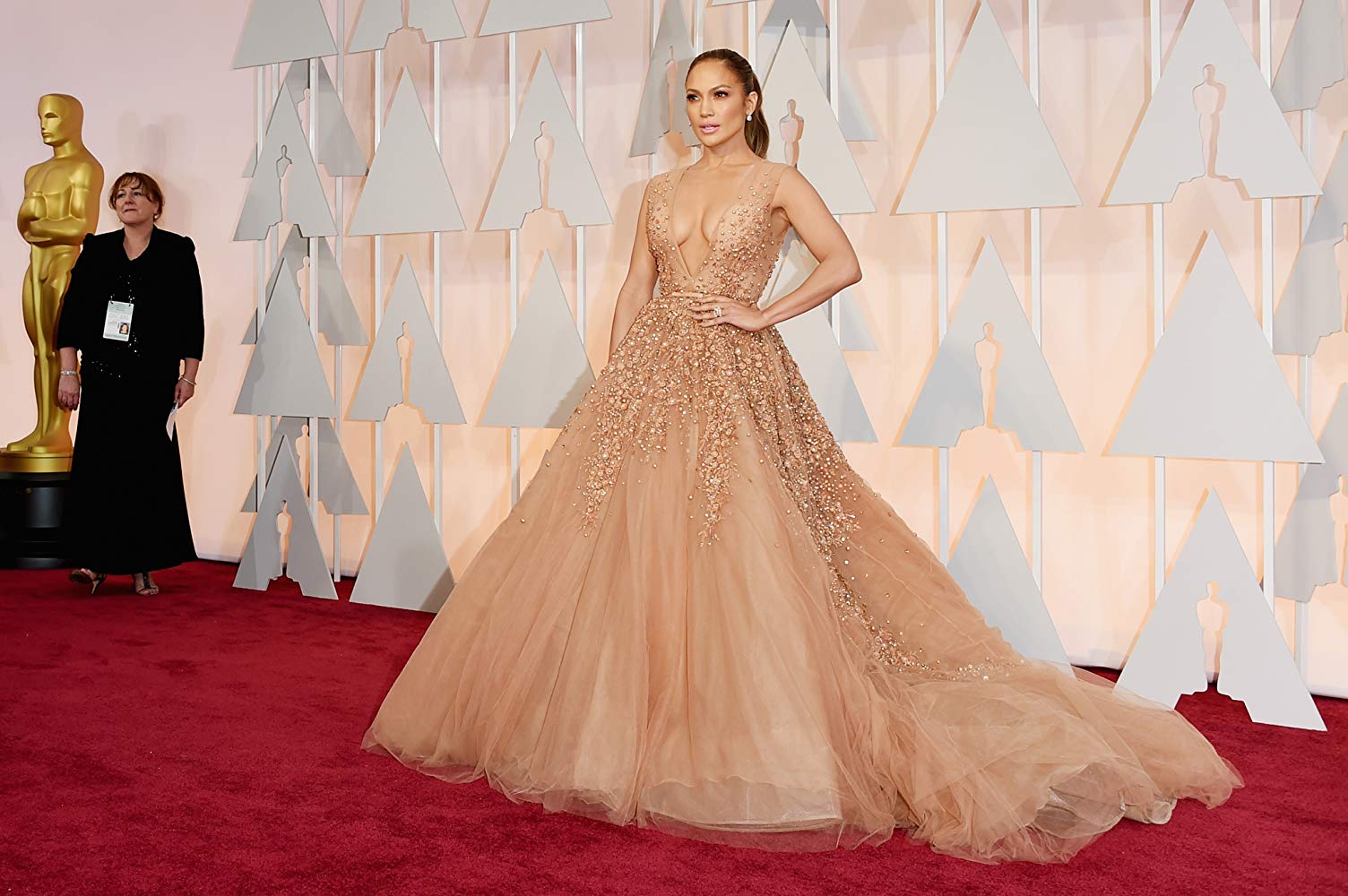 52 anos em 52 looks: Bazaar celebra o aniversário de Jennifer Lopez