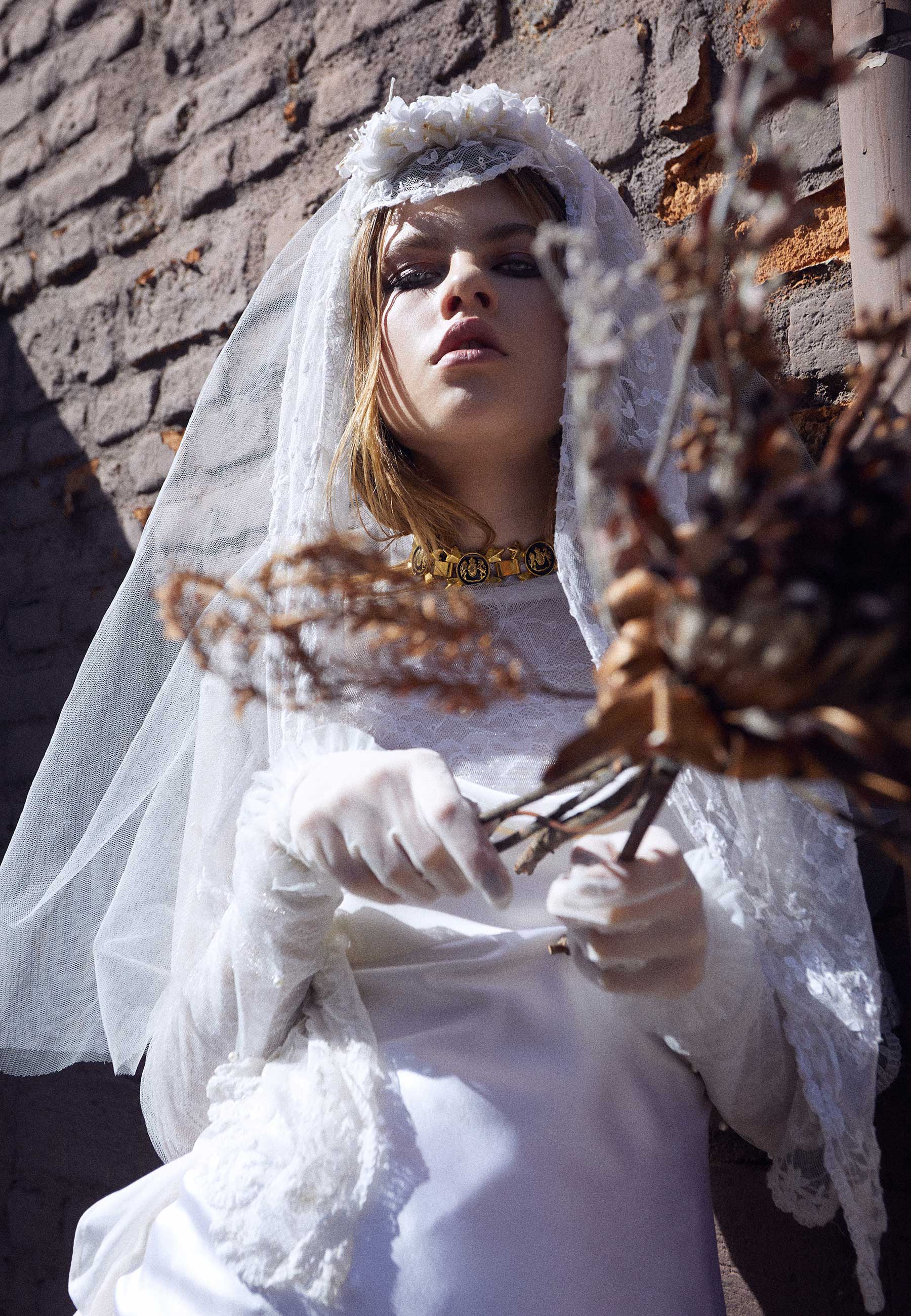 Foto: Flávio Battaiola, com styling de Mehiel Telles, beleza da Claudia Aun Abrahao, modelo Ane Mascarello, direção de arte e tratamento de imagem Suzana Ginez