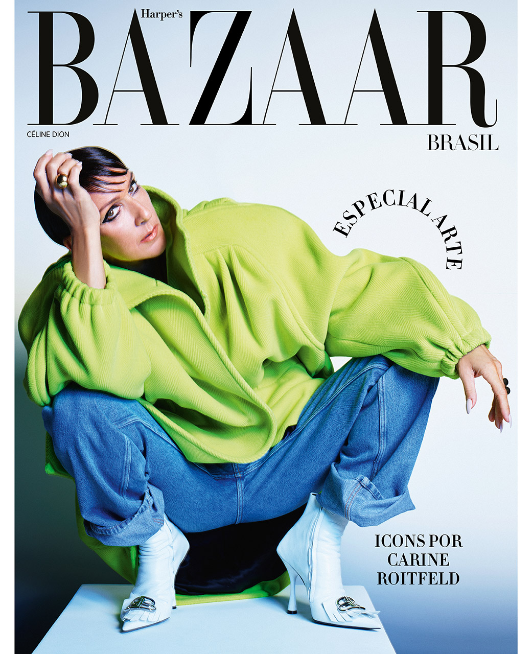 Celine Dion usa look total Balenciaga - Foto: Mario Sorrenti; edição de moda Carine Roitfeld; direção criativa Dennis Freedman; hair Akki com produtos L'Oréal Paris; e make Kanako Takase