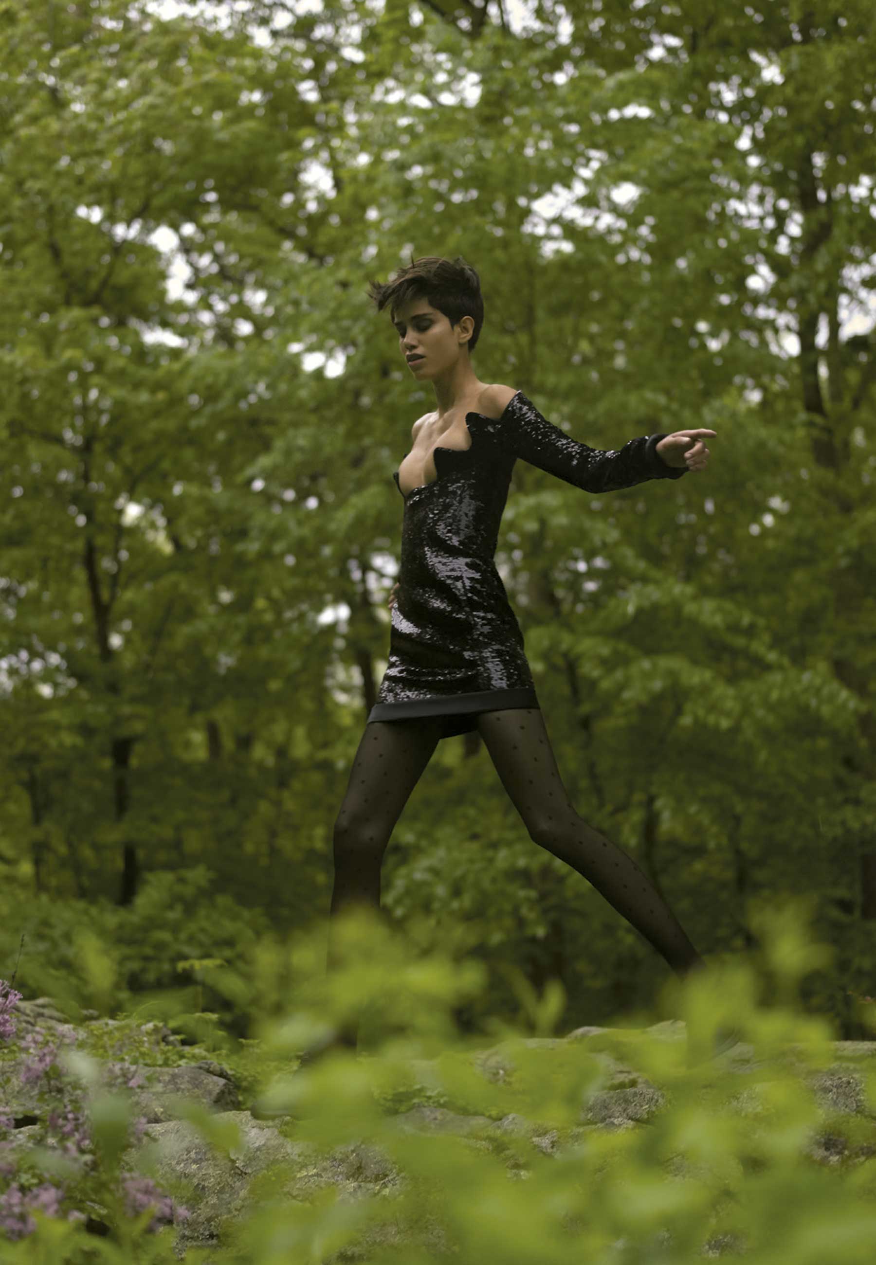 Foto: Jacob + Carrol, com edição de moda de Shabdiece Esfahani, produção de Jean Jarvis, maquiagem de Marla Belt, cabelo de Nicolas Eldin e set design de Chelsea Leigh
