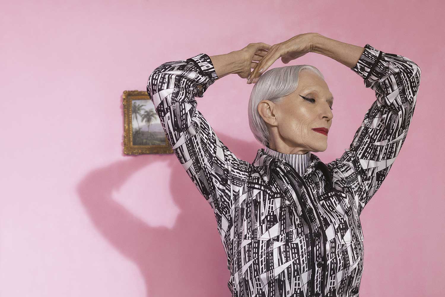 Fotos de Ricardo Rivera, com edição de moda de Filipa Black, styling de Jahulie Elizalde, artista convidado Lufti Janania, maquiagem Christyna Kay, cabelo Erol Karadag, digital tech Chrissy Connors