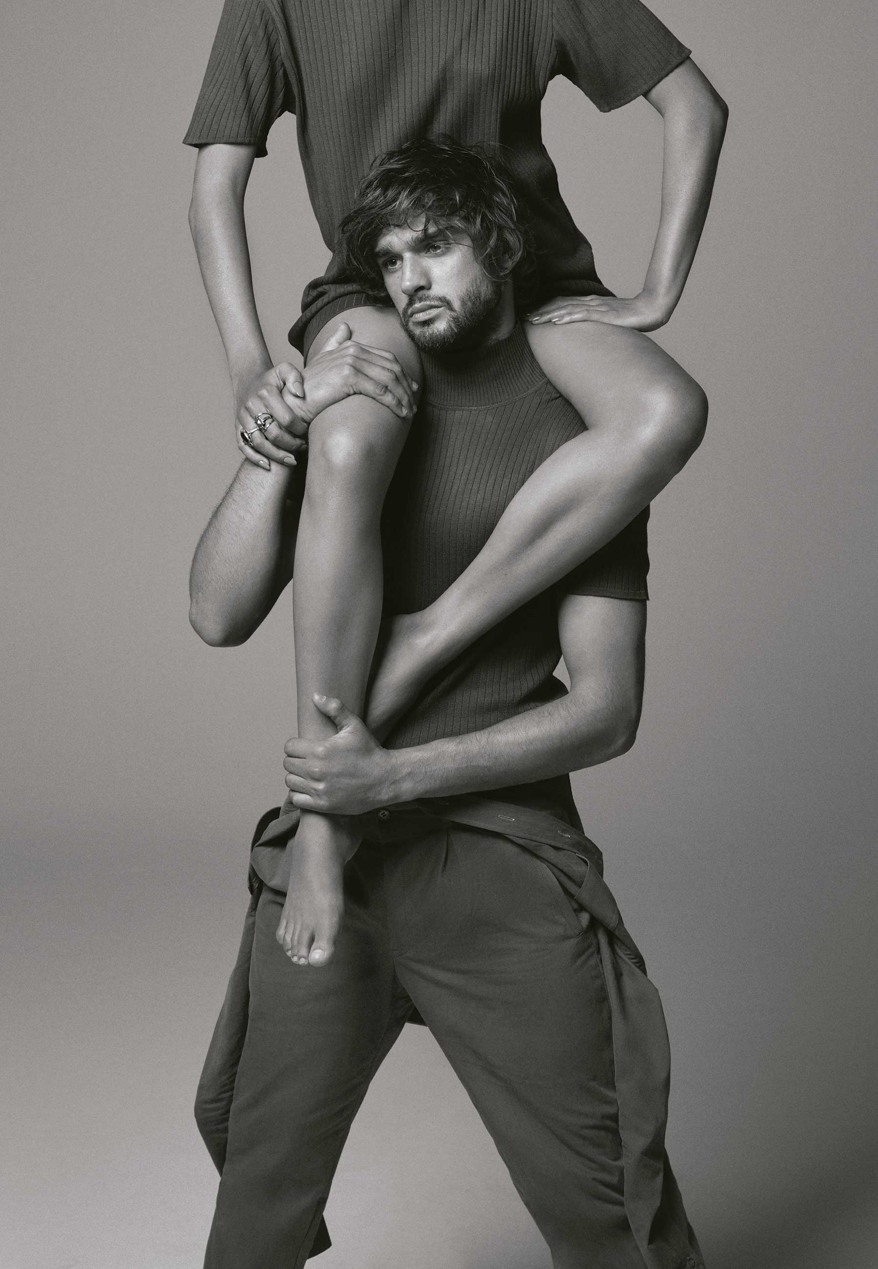 Foto: Eduardo Rezende, com edição de moda de Luis Fiod, beleza de Krisna Carvalho, tratamento de imagem de Helena Colliny e produção executiva de Zeca Ziembik e pedro Aboud