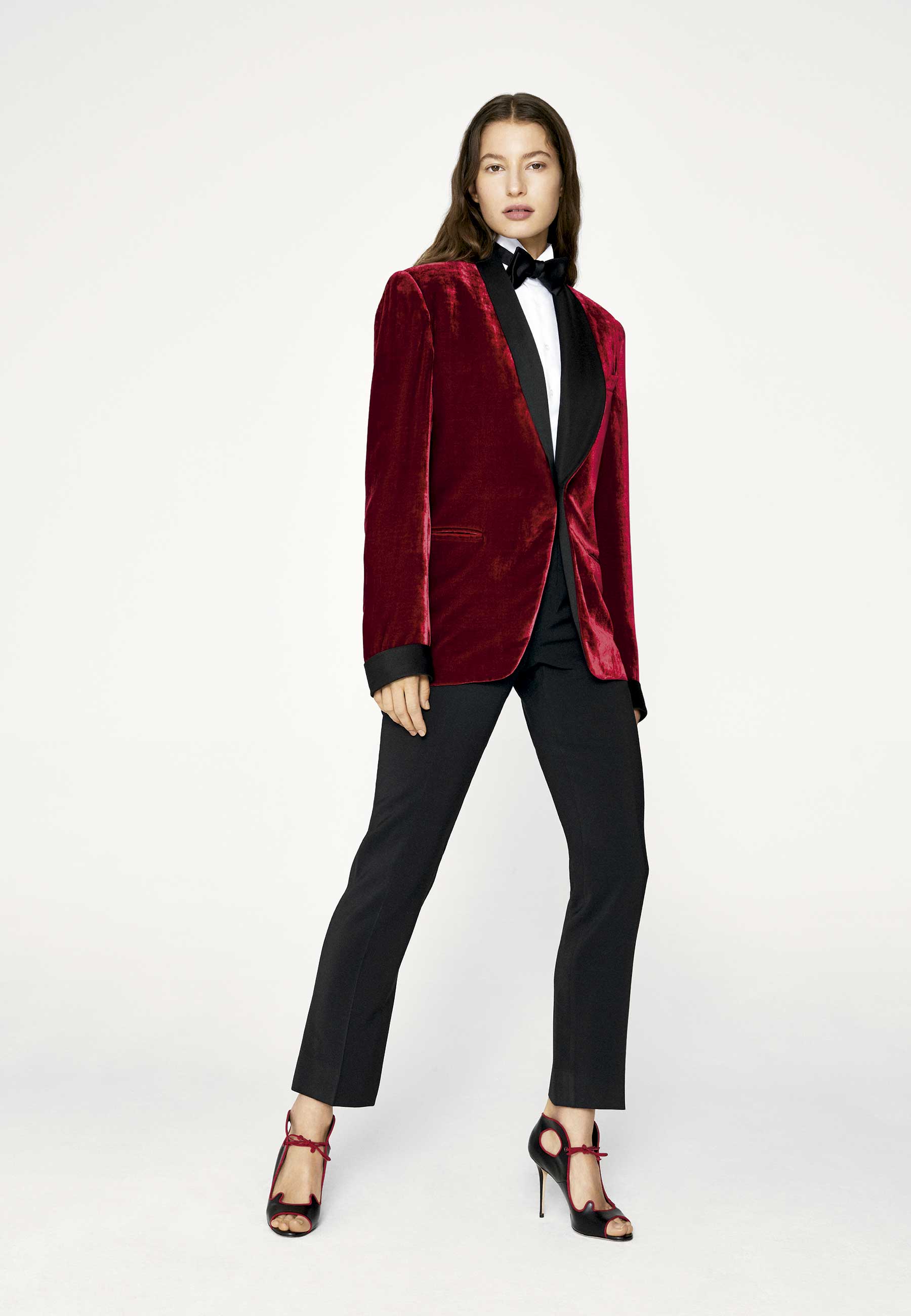 Look Ralph Lauren Collection e sandálias Manolo Blahnik - Foto: Amie Milne, com styling de Charlie Harrington