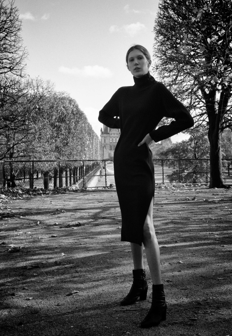 A modelo Elle Fadani veste vestido tubo Wolford, com botas YSL - Foto: Henrique Schiefferdecker, com styling de Marcio Vicentini e Flaminio Vicentini