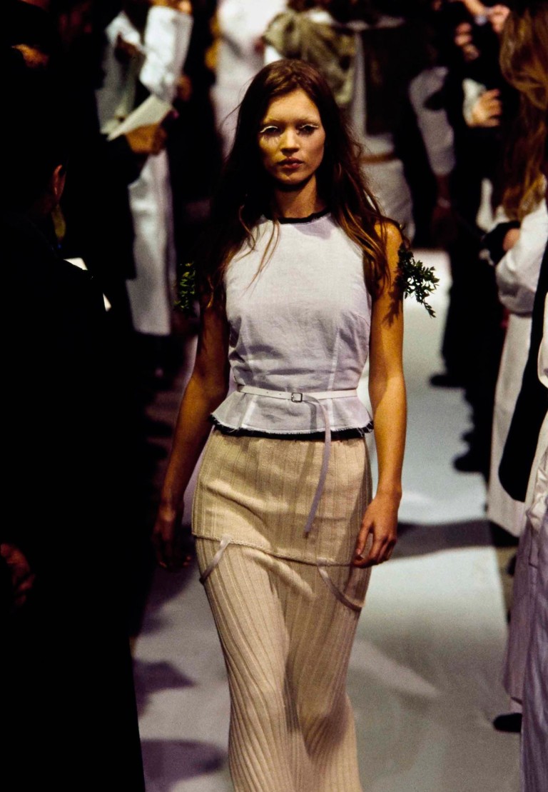 Kate Moss desfila para Margiela - Foto: Divulgação