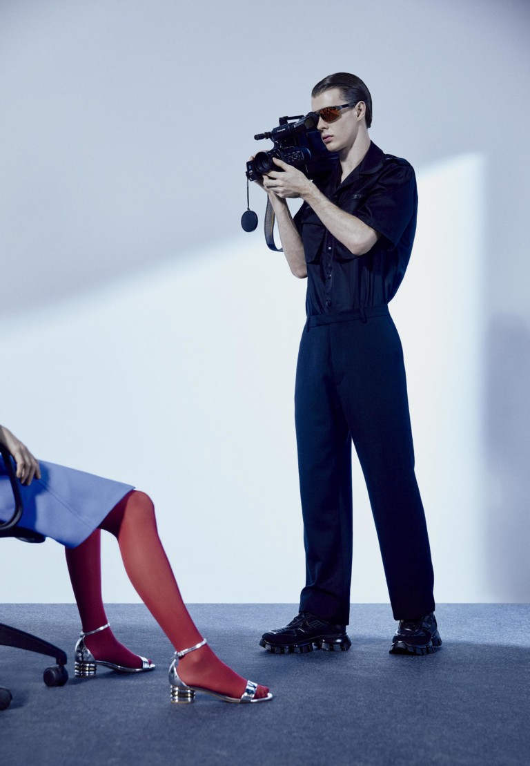 Foto: Josefina Bietti, com edição de moda de George Krakowiak, direção de criativa de Camila Bossolan, beleza de Helder Rodrigues e set design de Ana Arietti