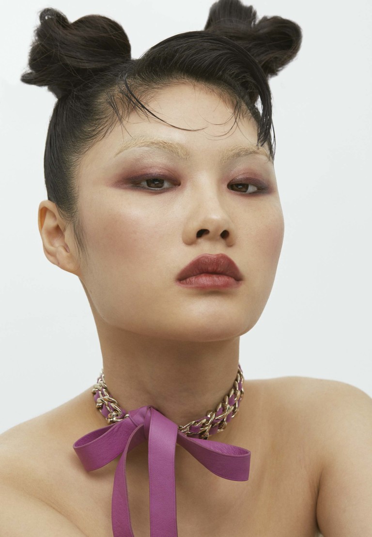 Foto: Aingeru Zorita, com edição de moda de Henna Koskinen, edição executiva de Filipa Bleck, maquiagem de Christyna Kay com produtos Noir et Blanc, da Chanel Beauty; e cabelo de Rudy Martins, com produtos Redken