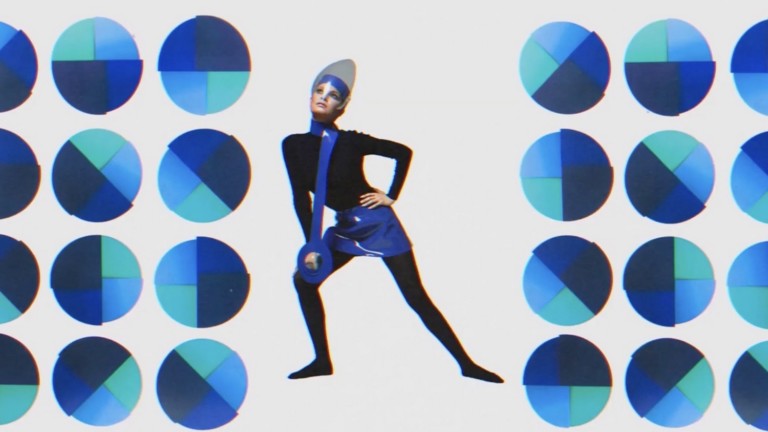 Filmes sobre Pierre Cardin e Margiela estão em festival de documentários; veja programação