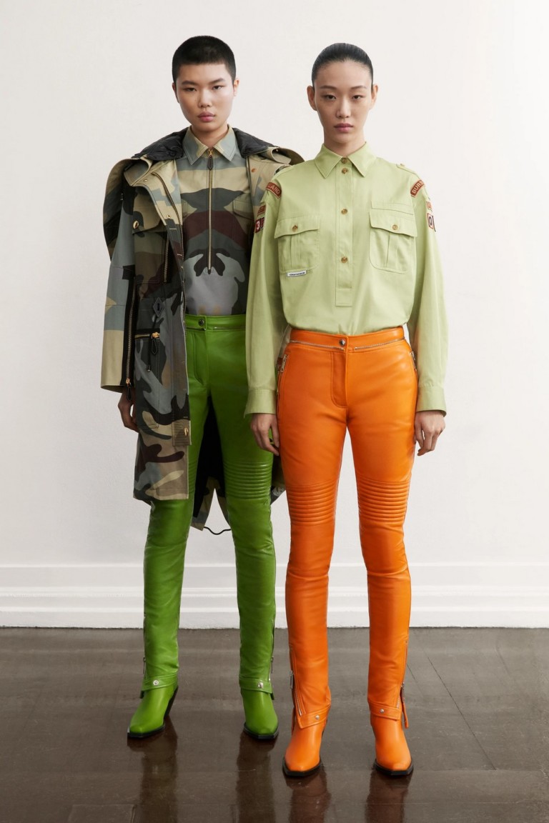 Burberry inspira-se em uniformes para pre-fall 2021