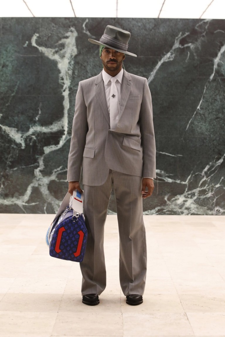 Louis Vuitton apresenta inverno 2021 com performances artísticas e políticas