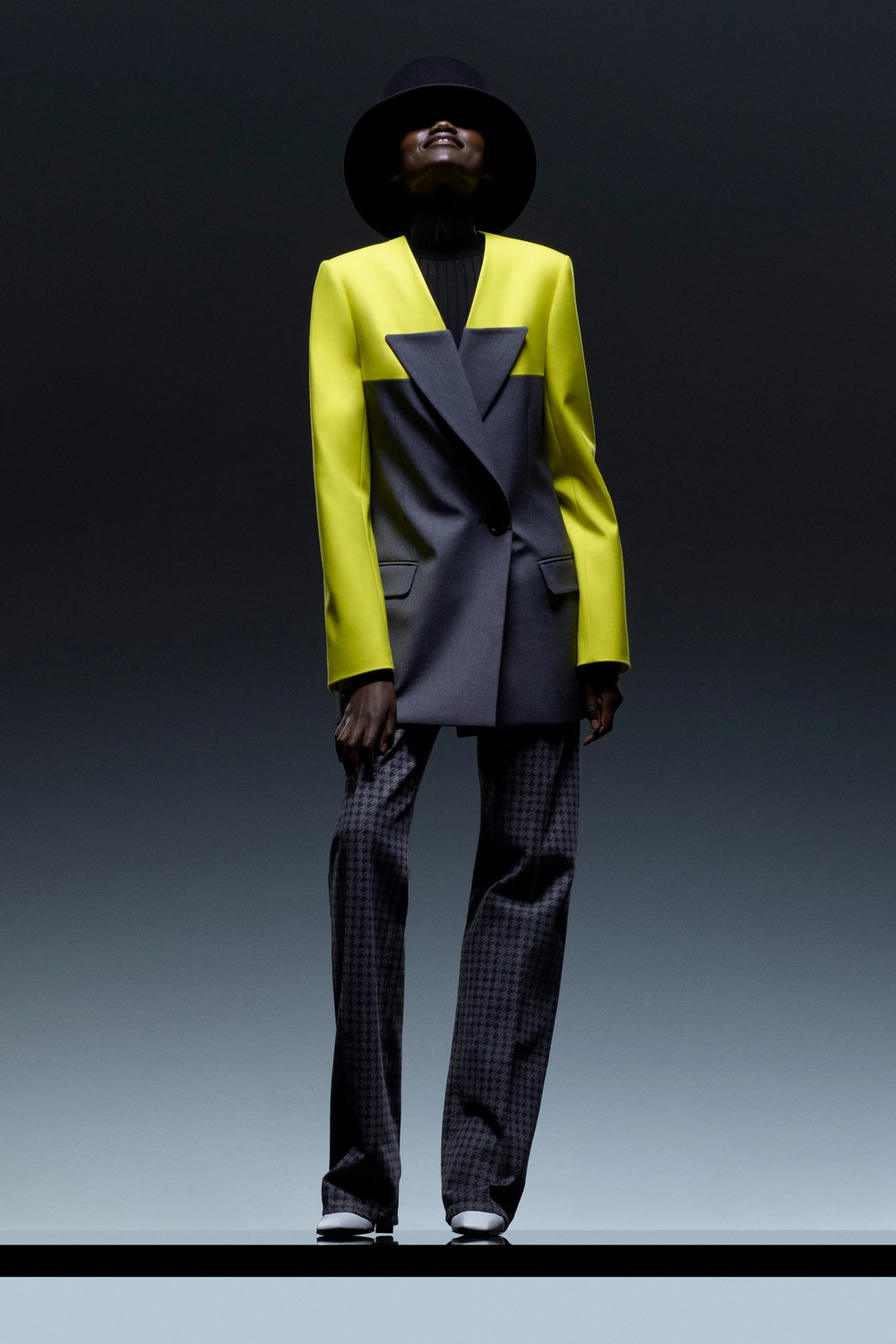 Peças únicas e ilusão de ótica: os destaques do pre-fall 2021 da Nina Ricci