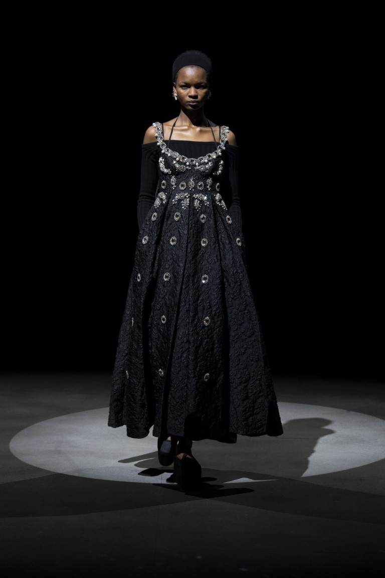 Dentro e fora dos palcos: Erdem se inspira no balé para inverno 2021