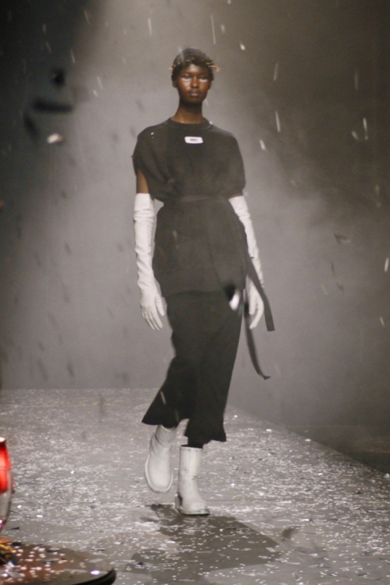 MM6 Maison Margiela valoriza o avesso das roupas no inverno 2021