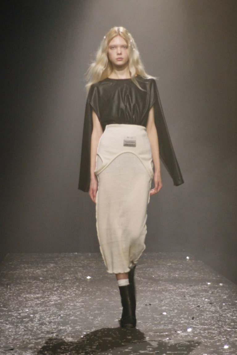 MM6 Maison Margiela valoriza o avesso das roupas no inverno 2021