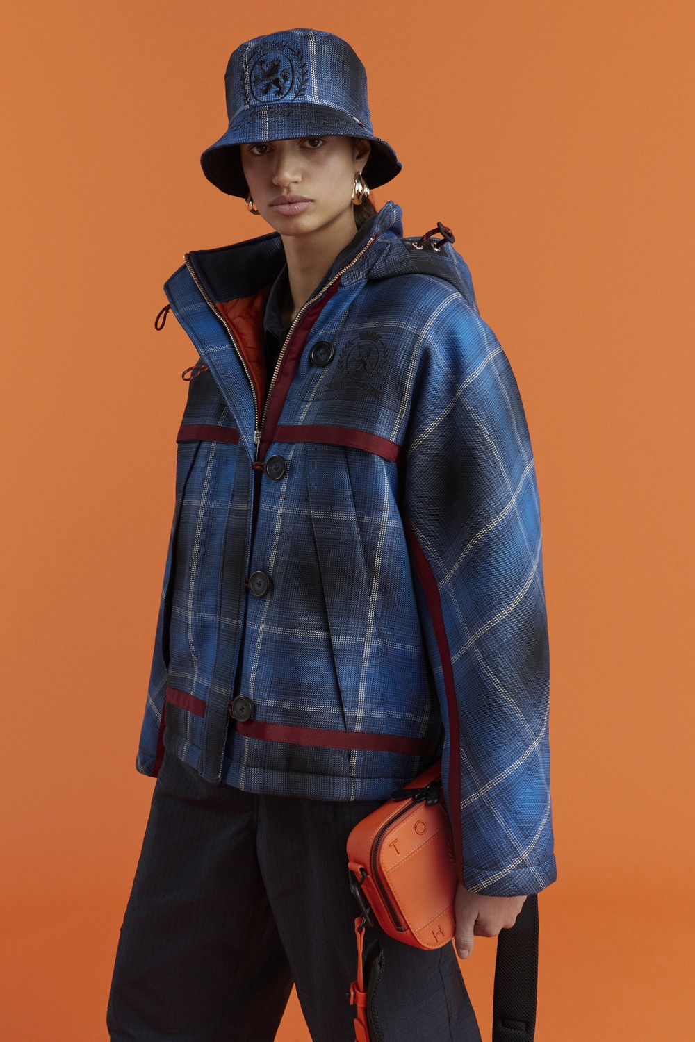 Tommy Hilfiger aposta em materiais sustentáveis para inverno 2021