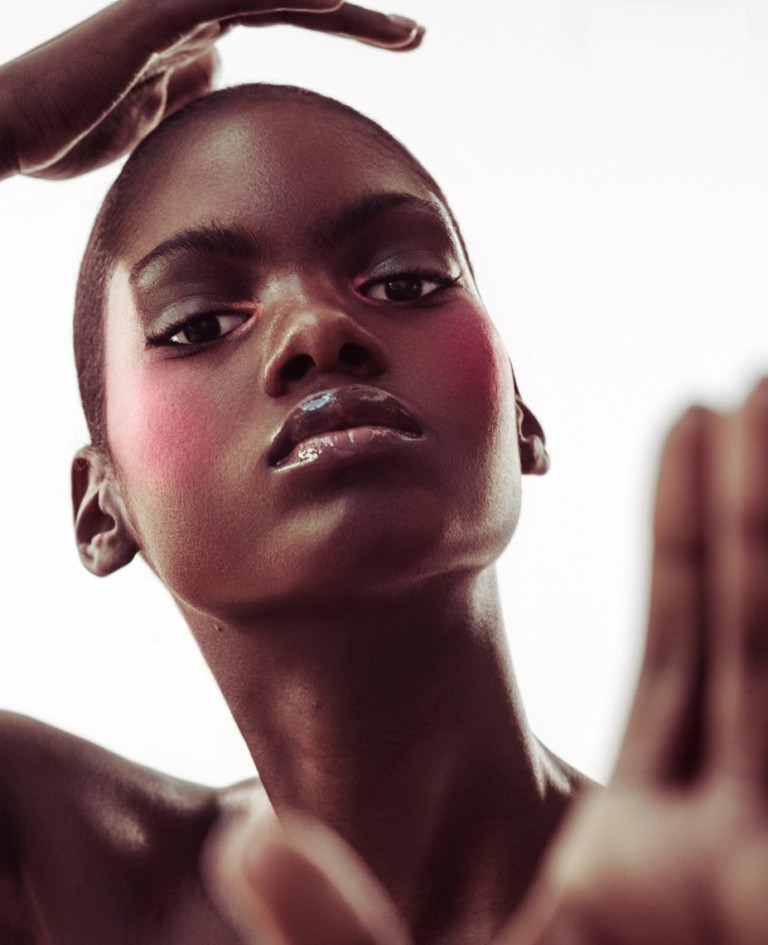 Make Bazaar: quatro produtos para uma maquiagem prática