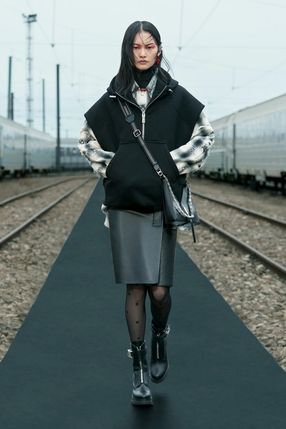 Givenchy: 10 looks que amamos do resort 2022 da marca