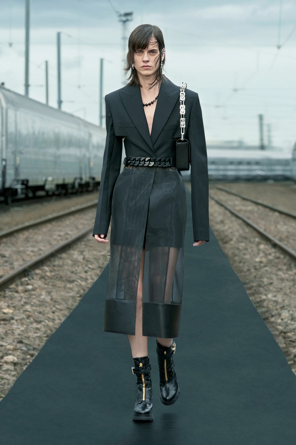 Givenchy: 10 looks que amamos do resort 2022 da marca