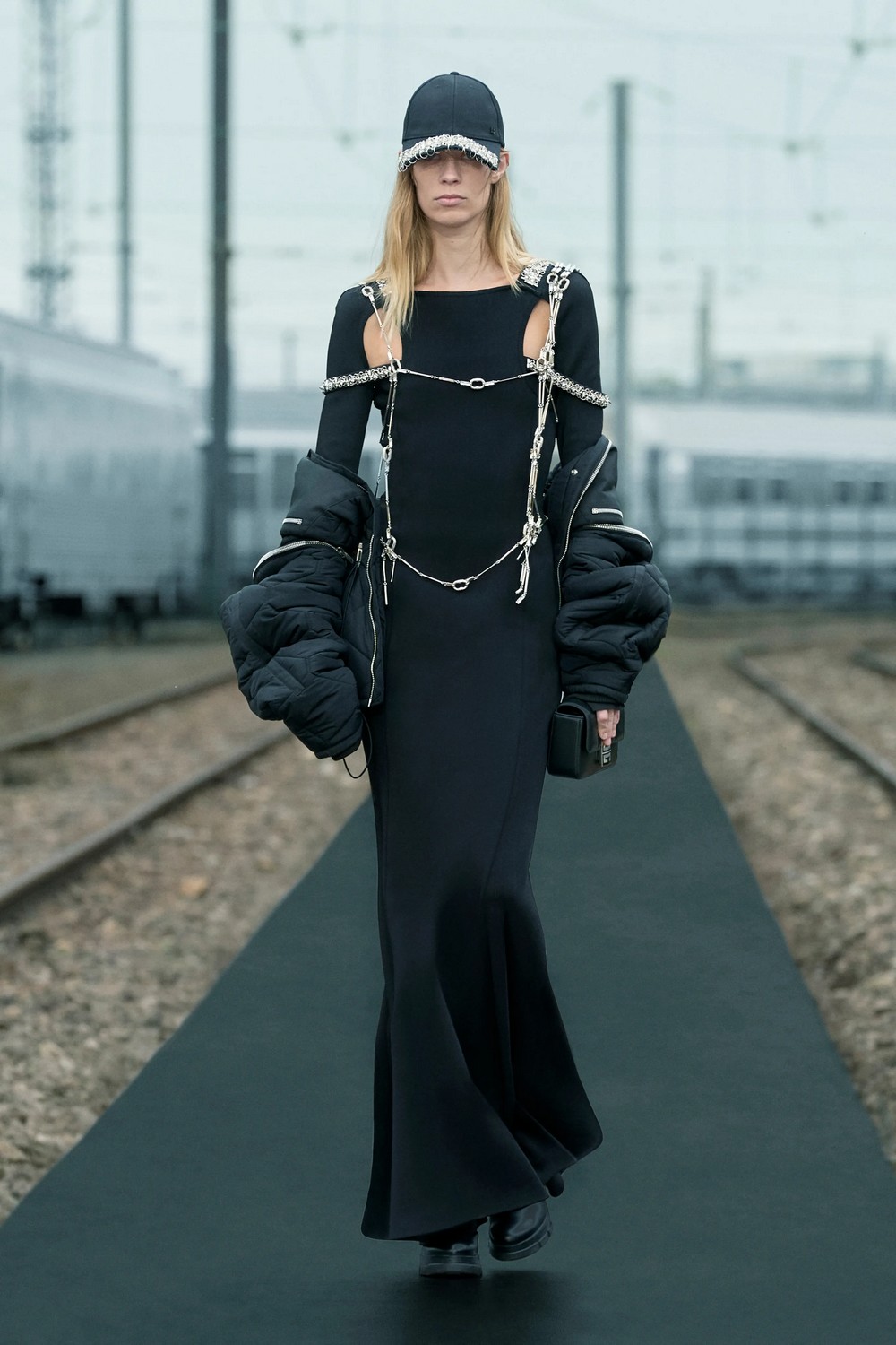 Givenchy: 10 looks que amamos do resort 2022 da marca