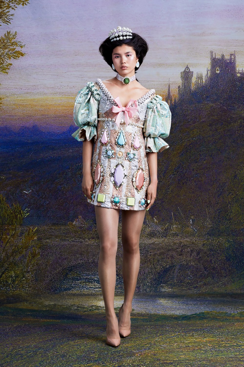 Viktor & Rolf apresentam inverno 2022 que reflete sobre o que é real na era digital
