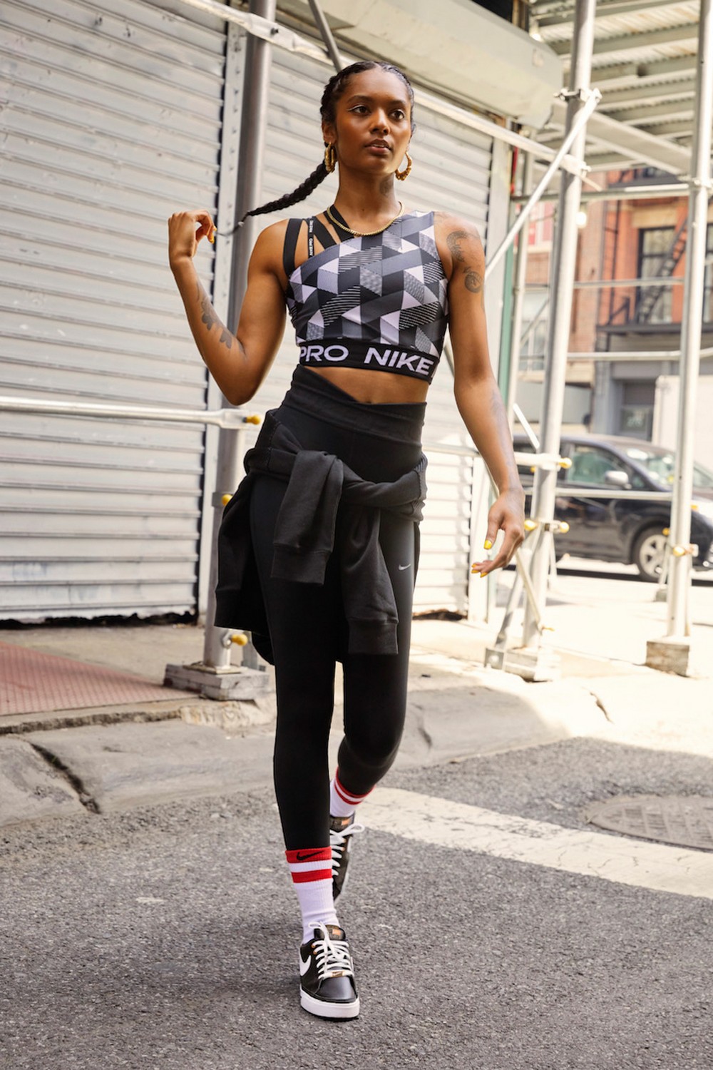 Naomi Osaka e Serena Williams apresentam collabs com grandes nomes da moda