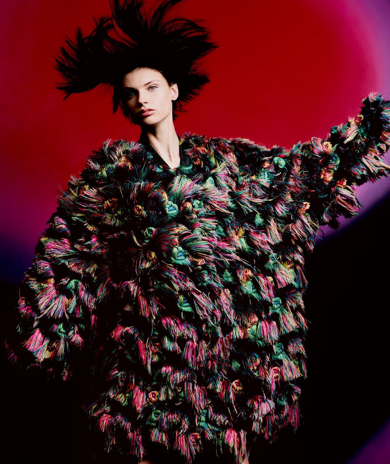 Dries Van Noten cria texturas e peles falsas a partir de diferentes tecidos