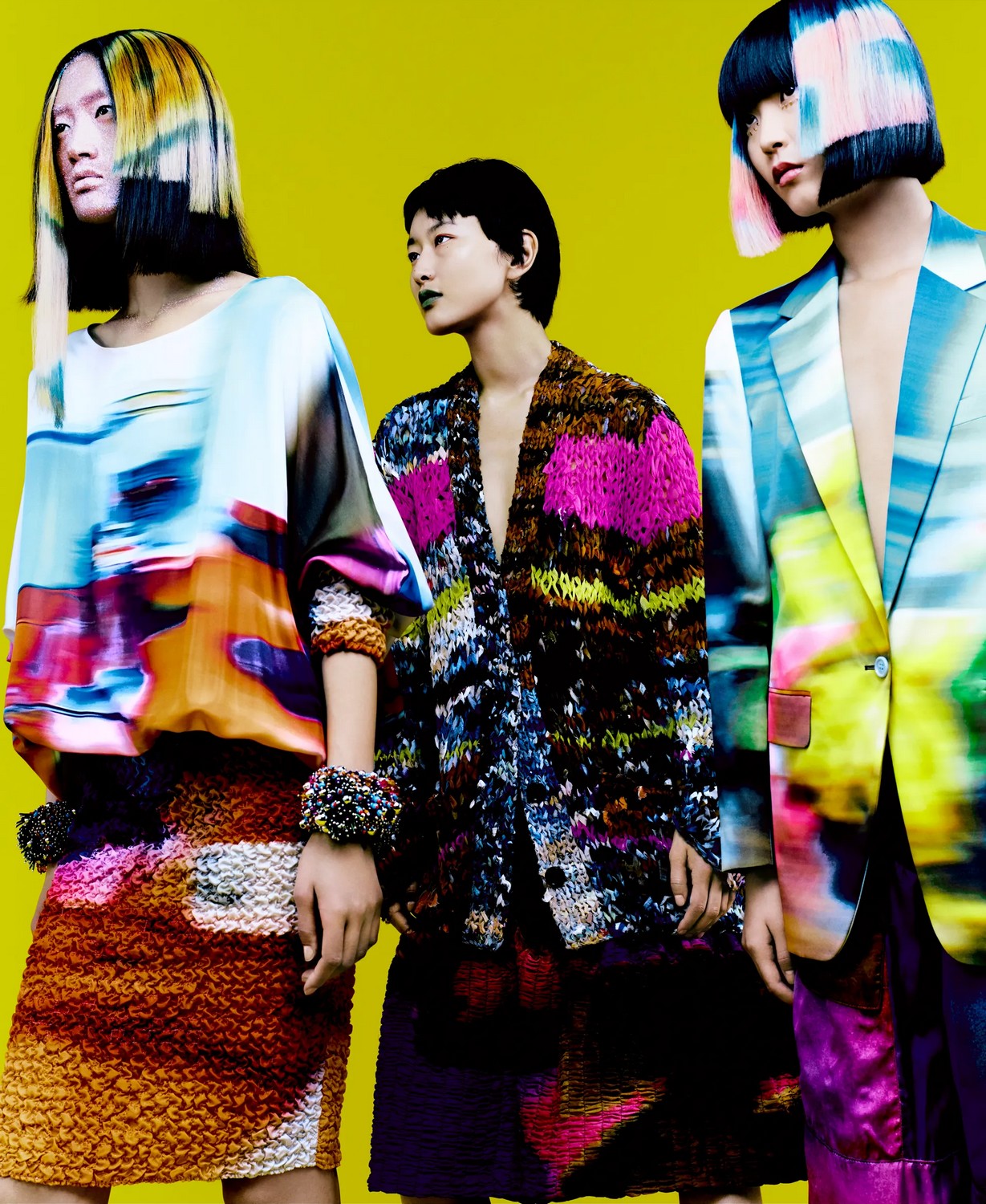 Dries Van Noten cria texturas e peles falsas a partir de diferentes tecidos