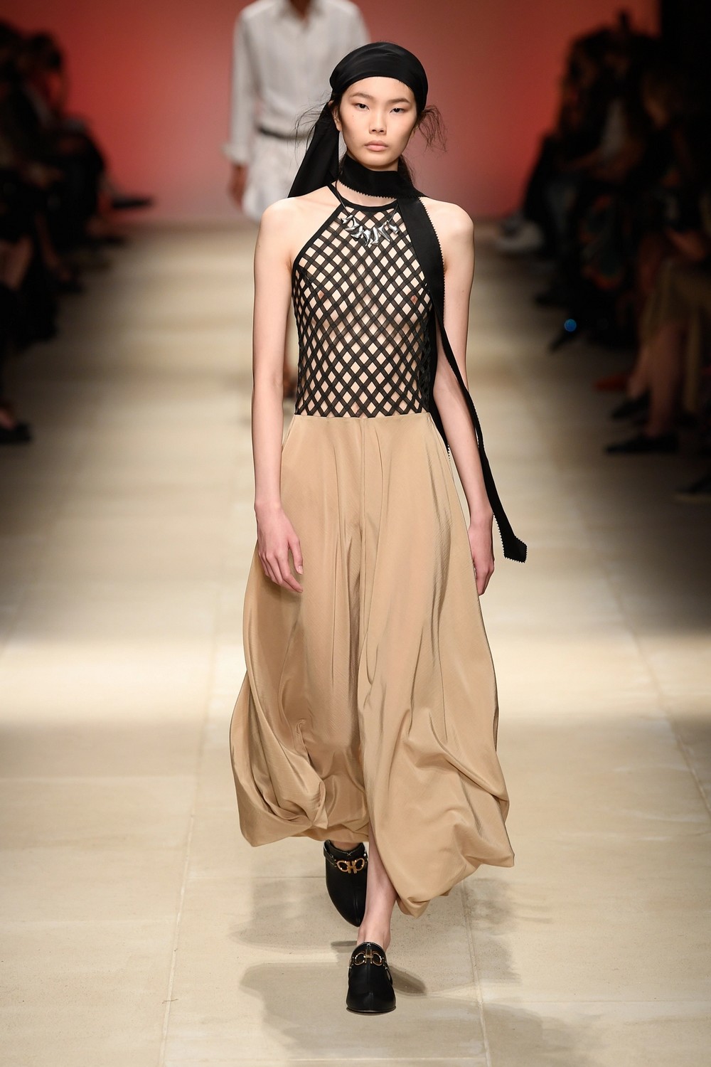 Salvatore Ferragamo: 10 looks que amamos do verão 2022
