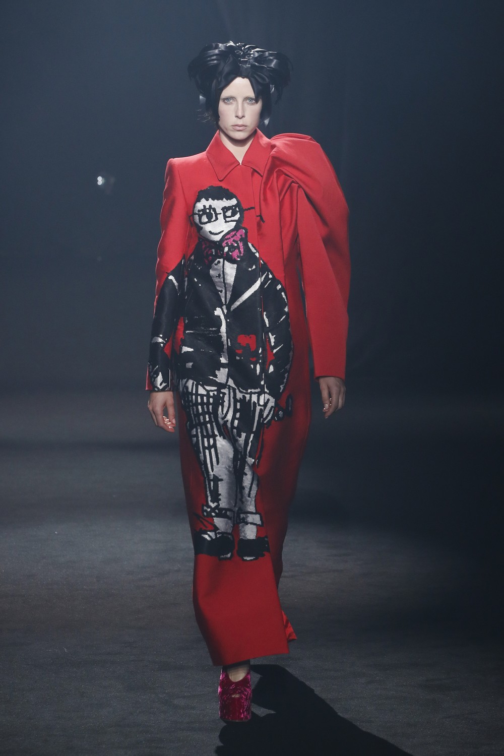 AZ Factory: 45 designers homenageiam Alber Elbaz em desfile