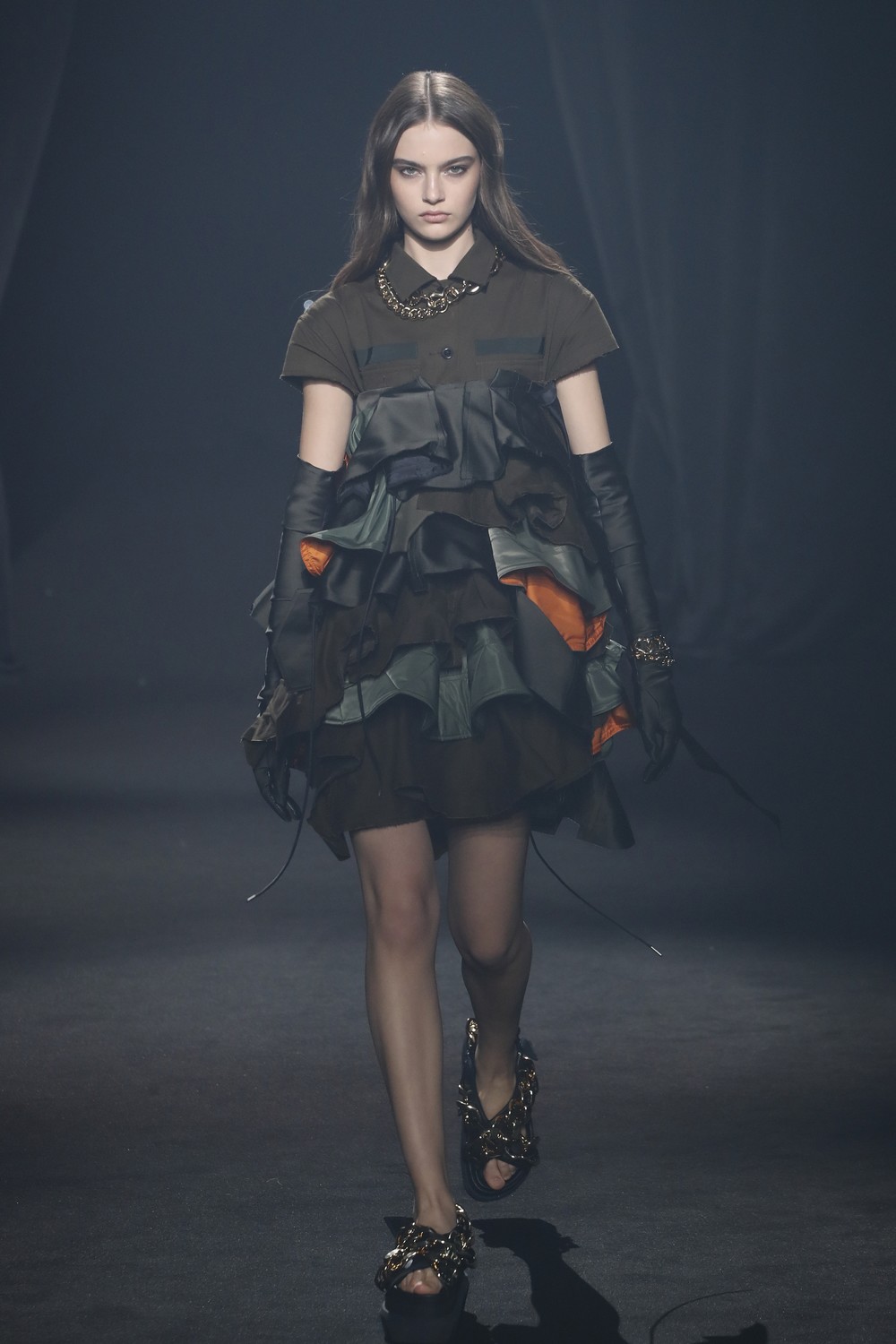 AZ Factory: 45 designers homenageiam Alber Elbaz em desfile