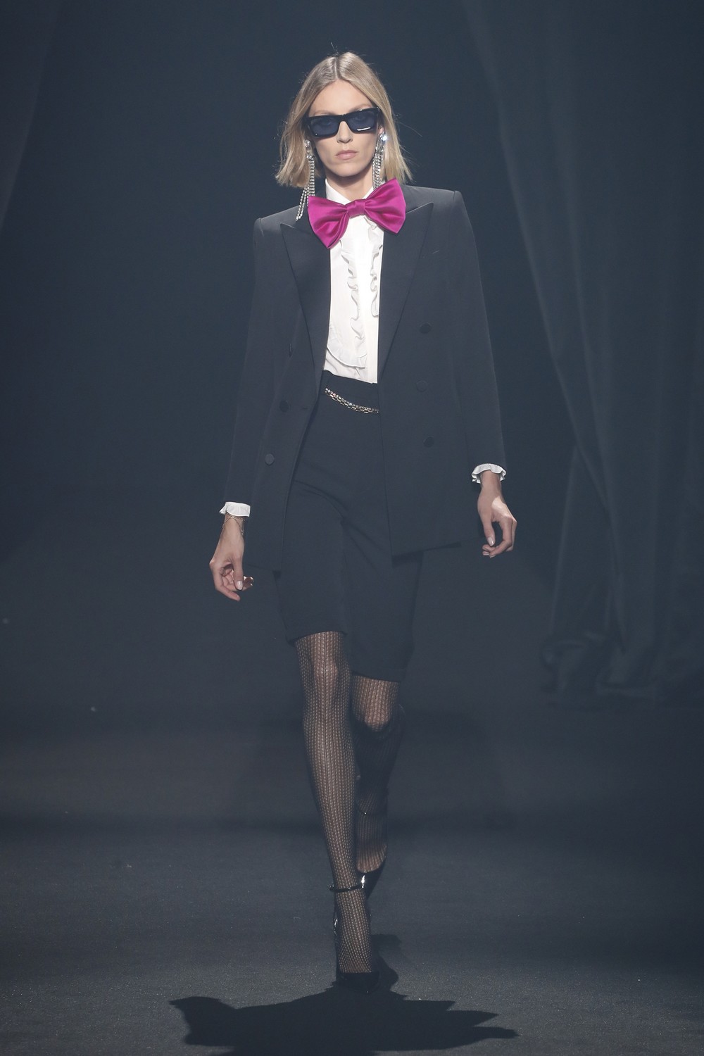 AZ Factory: 45 designers homenageiam Alber Elbaz em desfile