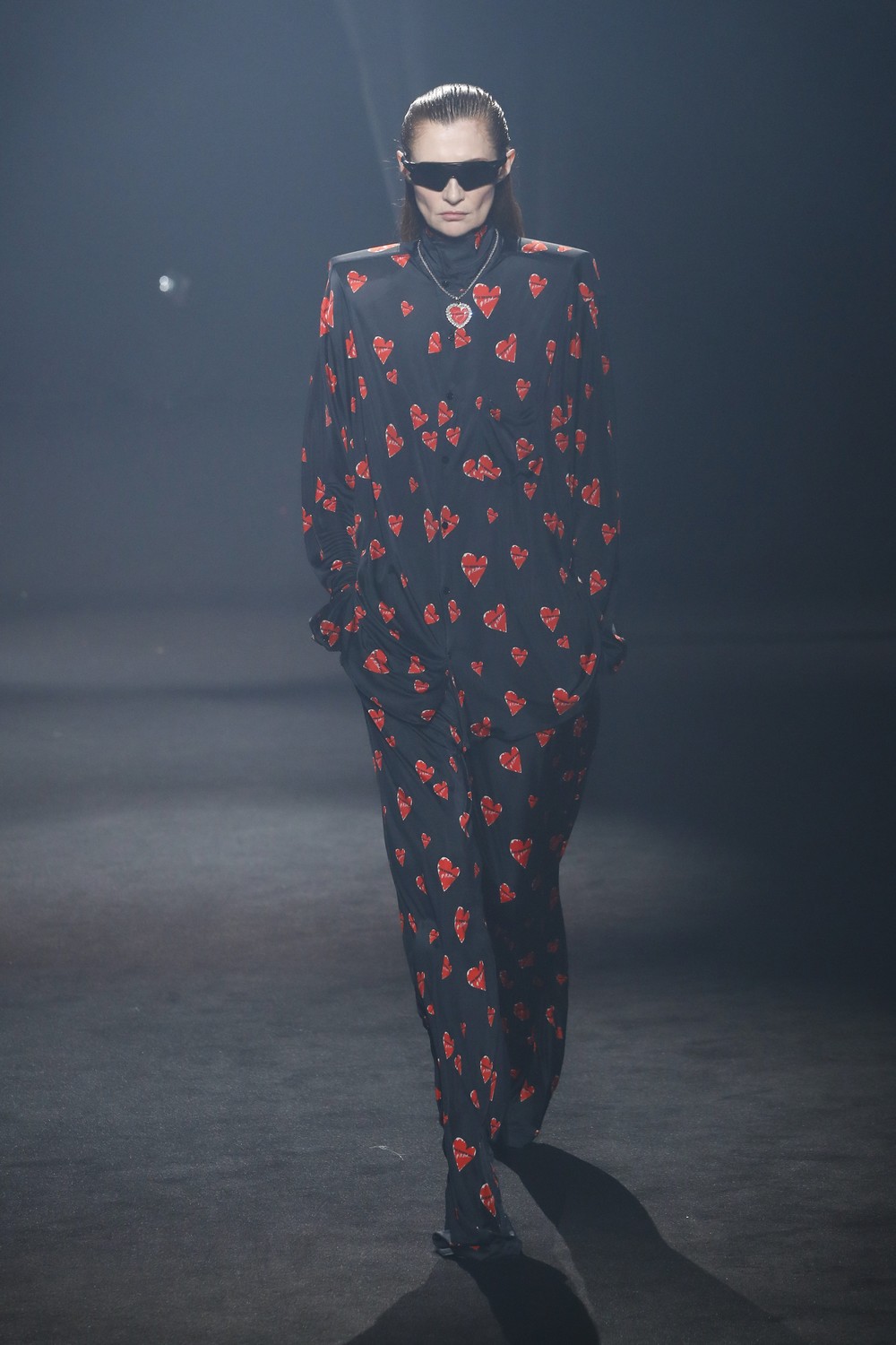 AZ Factory: 45 designers homenageiam Alber Elbaz em desfile
